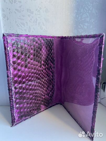 Изделие из кожи питона