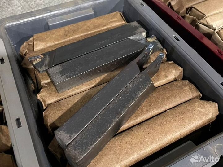 Резцы отрезные 25х16