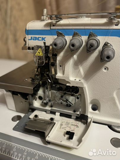 Оверлок промышленный jack