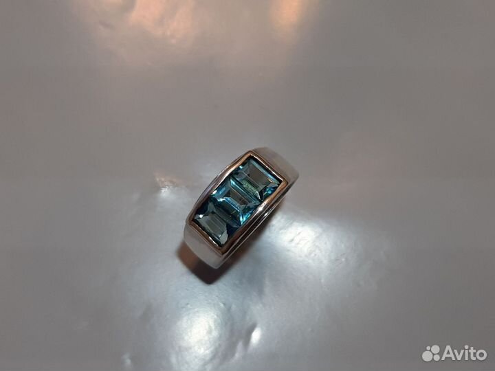 Серебряное кольцо с камнями (16.5)