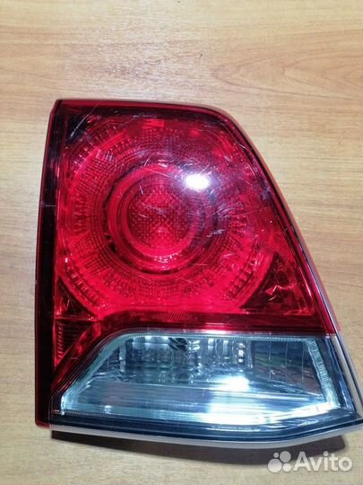 Фонарь левый внутренний Toyota Land Cruiser 200 12