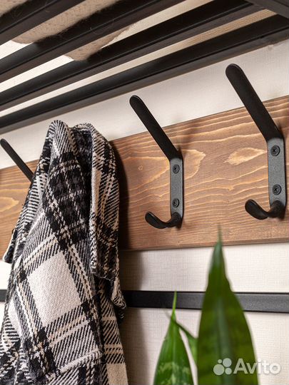 Вешалка настенная в прихожую