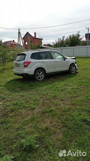 Subaru Forester 2.0 CVT, 2014, битый, 90 000 км