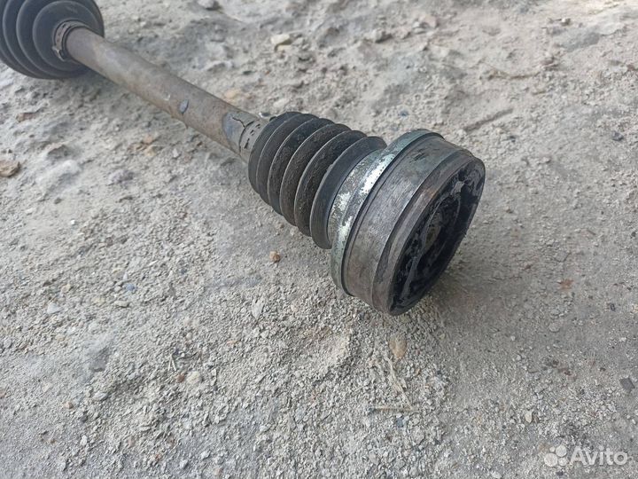 Полуось (привод) передний левый Skoda Octavia 1U