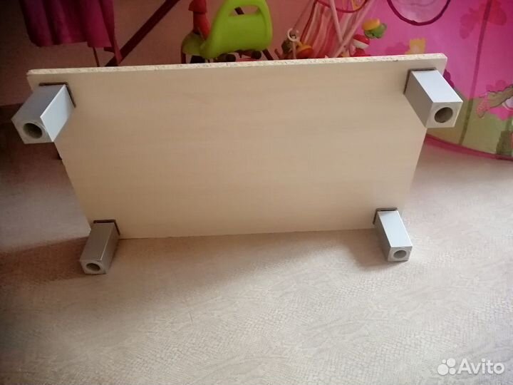 Стол-подставка