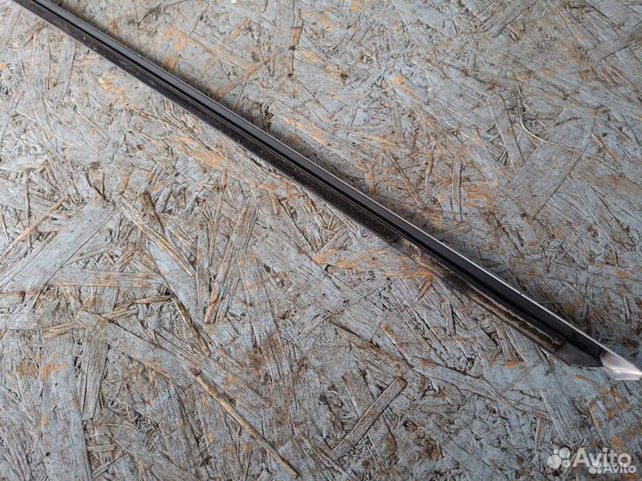 Бархотка передняя правая Volkswagen Passat