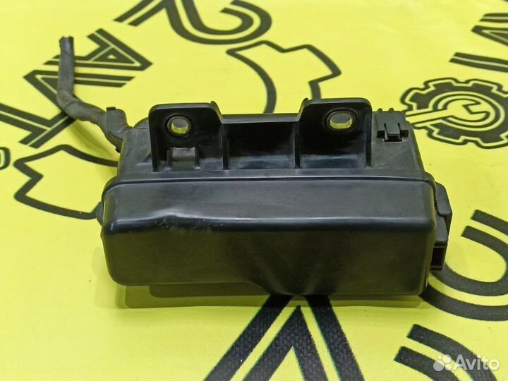 Блок предохранителей Toyota Avensis AZT250 1azfse