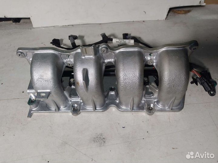 Впускной коллектор в сборе Рено Дастер новая