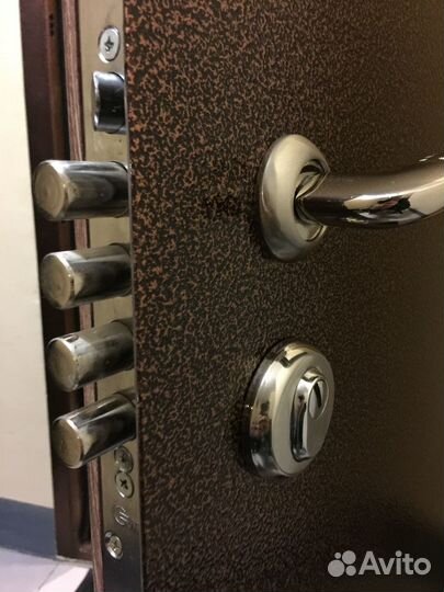 Замена замков входной двери Вскрытие дверей 24/7