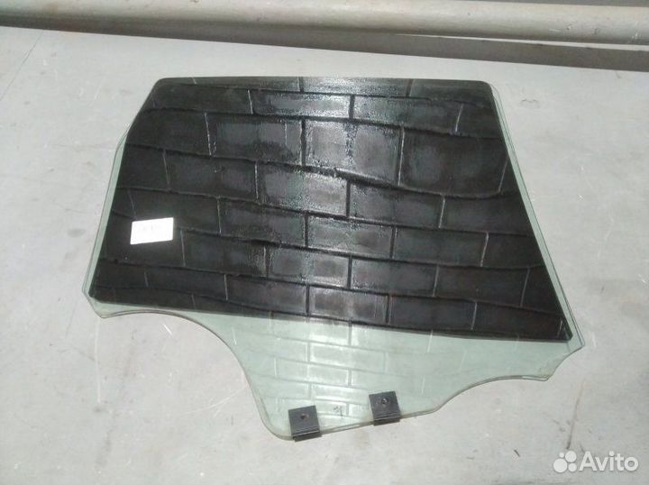 Стекло двери заднее левое Renault Duster легковой