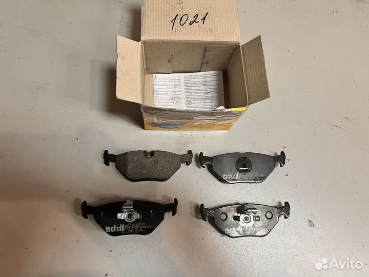 Колодки тормозные задние дисковые к-кт BMW 5-E39