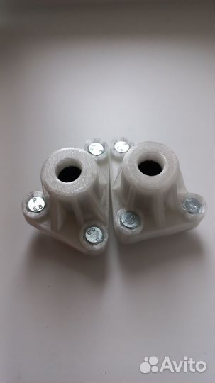 Втулки, треугольники трапеции Mitsubishi carisma