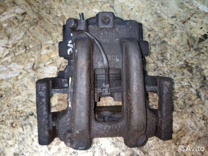 Суппорт тормозной задний правый Bmw 328I F30 N20