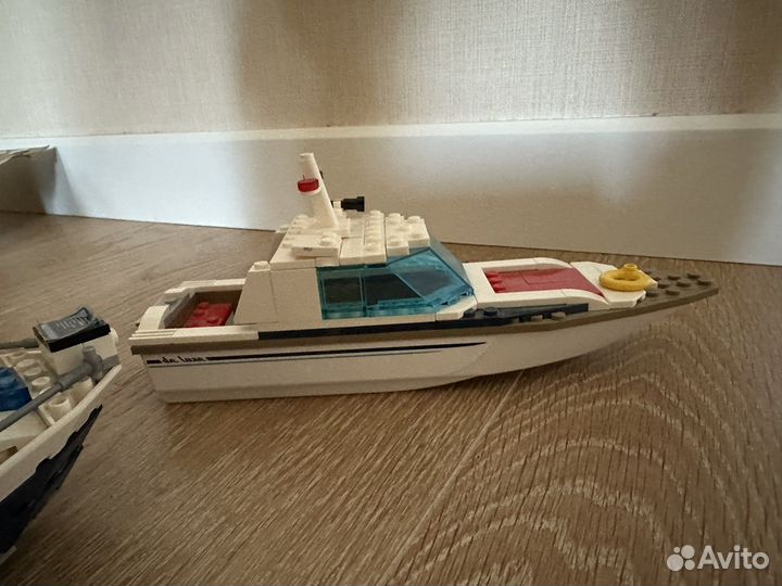 Lego Катер