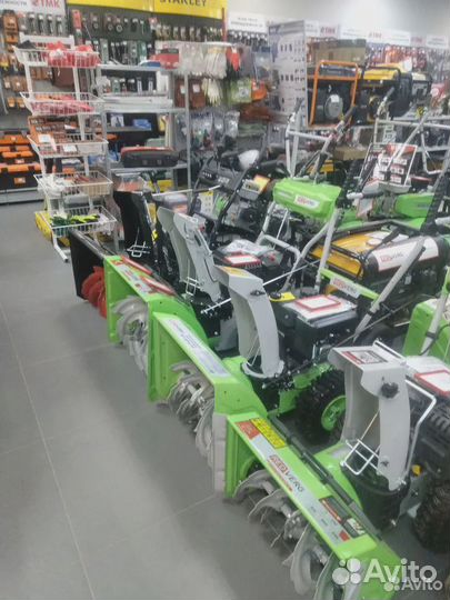 Снегоуборщик бензиновый 7 л.с