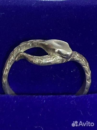Серебряное кольцо женское