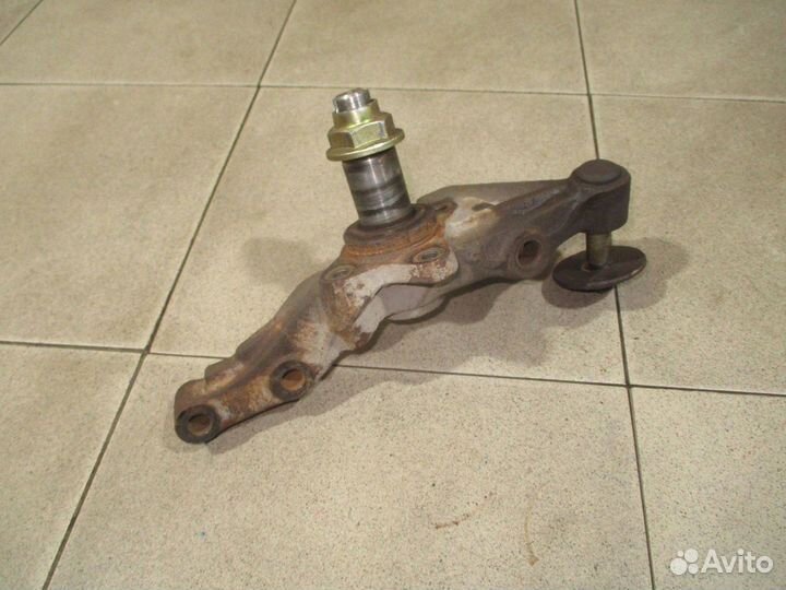 Кулак поворотный задний левый Kia Spectra