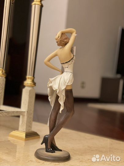 Фарфоровые статуэтки