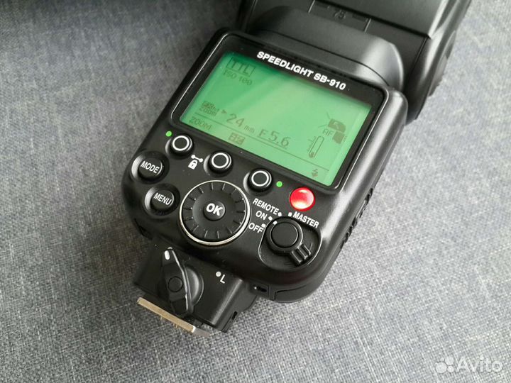 Вспышка Nikon SB910