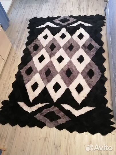 Пледы и покрывало