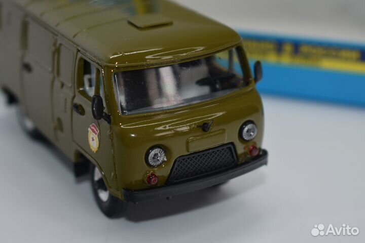 УАЗ 452 (3962) Гвардейский модель 1:43