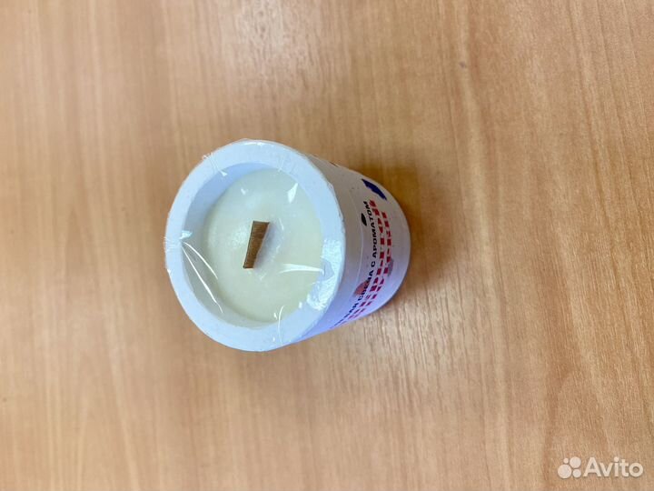 Свеча с запахом закрытой потеки