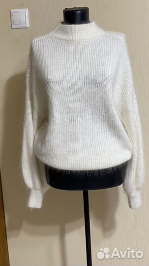 Свитер из 100% ангоры новый