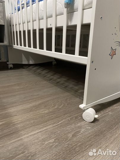 Детская кроватка