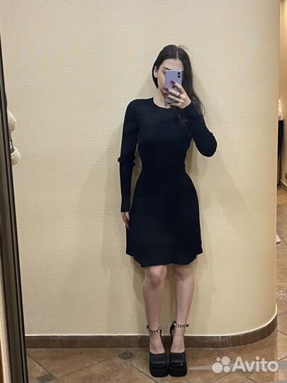 Повседневное платье черного цвета