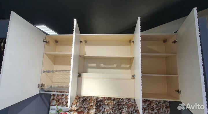 Кухонный гарнитур новый с техникой