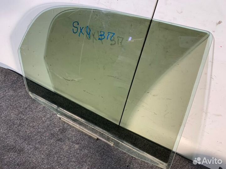 Стекло двери заднее правое Suzuki Sx4 GYA