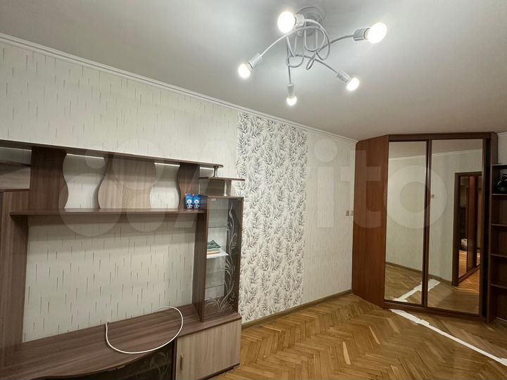 2-к. квартира, 52 м², 4/9 эт.