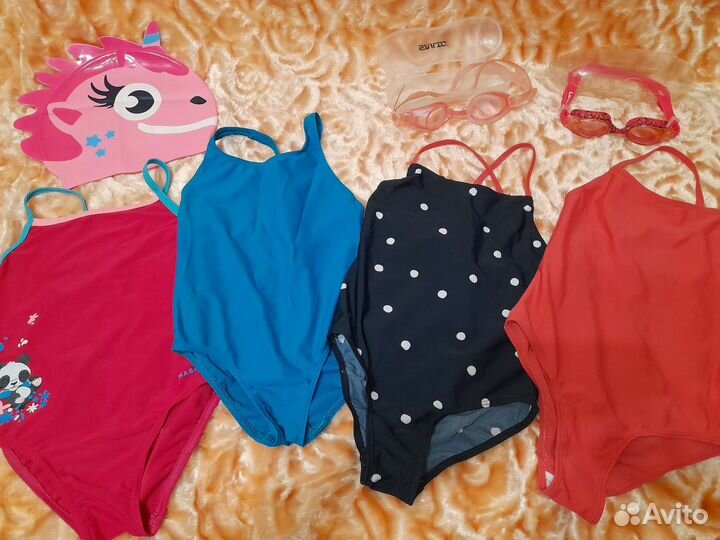 Купальники на девочку, размер 104 и 110