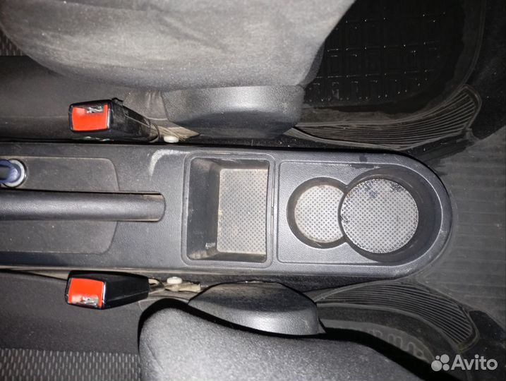 Подлокотник в машину