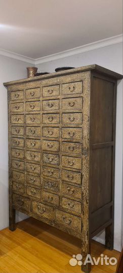 Дизайнерский шкаф с 39 ящиками