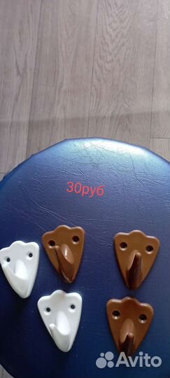 Крючок настенный