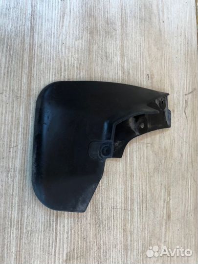 Брызговик задний левый Lexus Nx