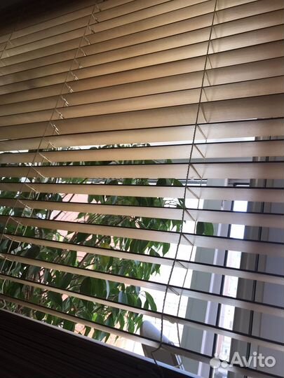 Жалюзи горизонтальные деревянные