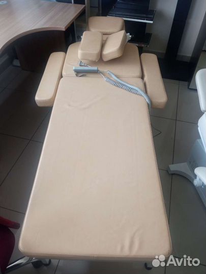 Кушетка массажная для салона и дома