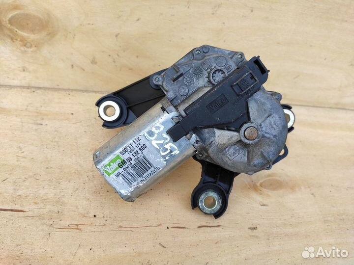 Мотор стеклоочистителя задний на Opel Meriva A