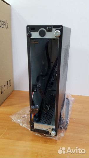 Depo Компьютерный корпус mini-ITX UltraXThree