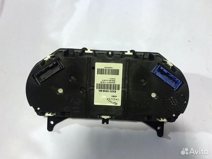 Панель приборов Jaguar XF