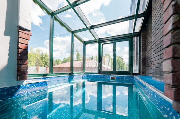 Дом 1100 м² на участке 40 сот.