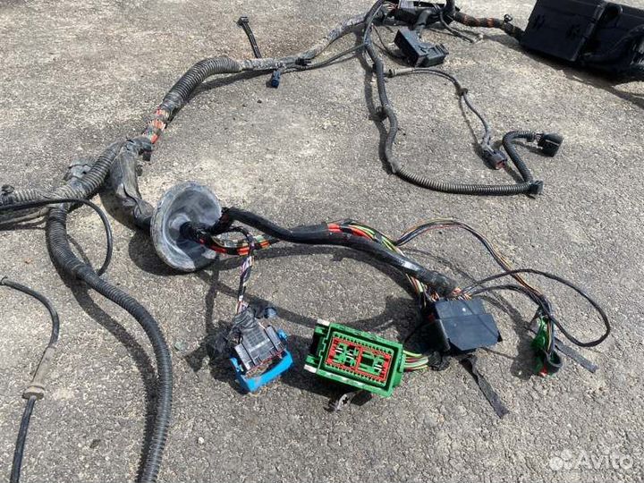 Блок предохранителей с проводкой Ford Focus 2 shda