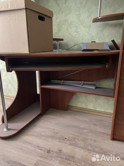 Стол пьсьменный компьютерный со шкафчиками