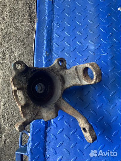 Поворотный кулак на volkswagen транспортёр 94 год