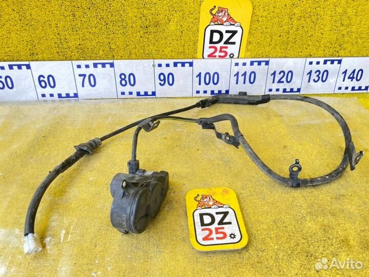 Моторчик стояночного тормоза задний правый Lexus