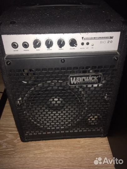Басовый комбоусилитель warwick bc20