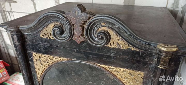 Сейф старинный