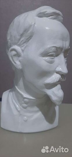 Бюст Ф. Э. Дзержинского